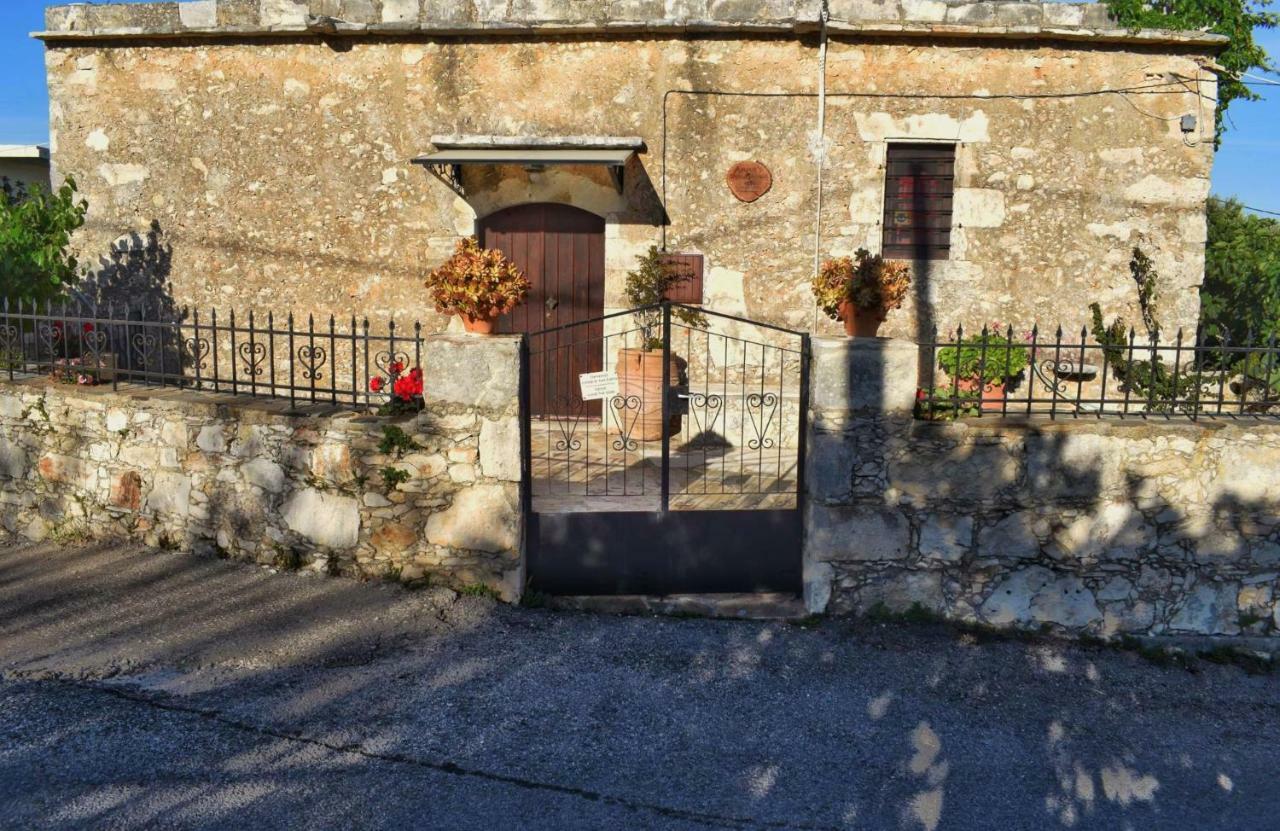 Anna'S Stone House Villa Megala Chorafia Bagian luar foto
